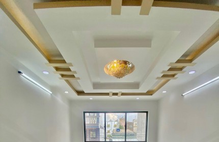 ngay Thị trấn Nhà Bè Bán nhà 2  mặt tiền 6.2 tỷ 70m2 thiết kế lệch tầng nội thất cao cấp hẻm trước xe tải, hẻm sau ba gác